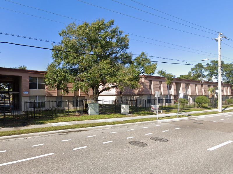 Oakhurst Square